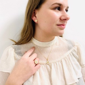 Marguerit ring - 15 mm hvid/forgyldt